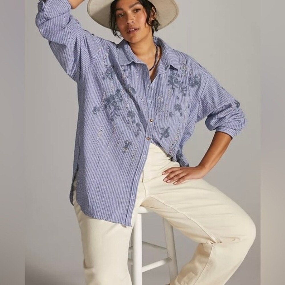 Pilcro Anthropologie Women’s Embroidered Buttondown size Small. NWT! Runs large - Picture 5 of 14